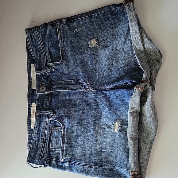 Anthropologie Pants - 29 PILCRO ANTHROPOLOGIE slim boyfriend stretch denim jean shorts